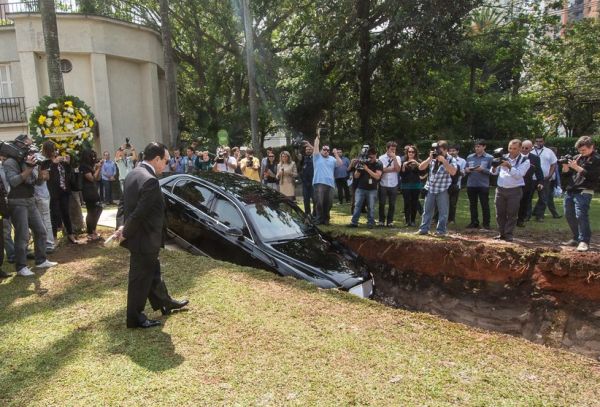 Kako je jedan Brazilac odlučio pokopati Bentley…